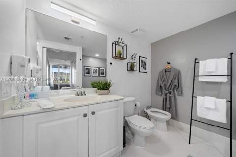 18100 N Bay Rd 308, Sunny Isles Beach FL - photo 21 of 38
