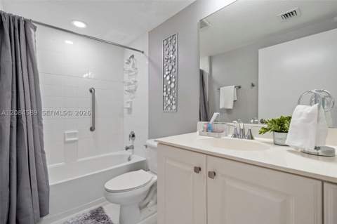 18100 N Bay Rd 308, Sunny Isles Beach FL - photo 7 of 38
