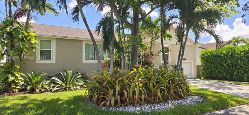 3 bedroom SingleFamilyResidence at 9760 SW 211th St, Aurora Park Sub, Cutler Bay — photo 1