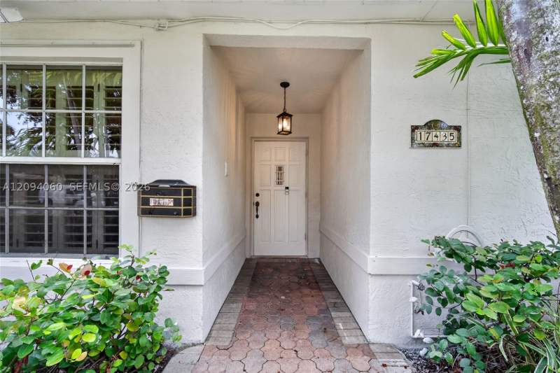 3 bedroom SingleFamilyResidence at 17435 SW 109th Ct, Green Hills Sec 4, Miami — photo 2