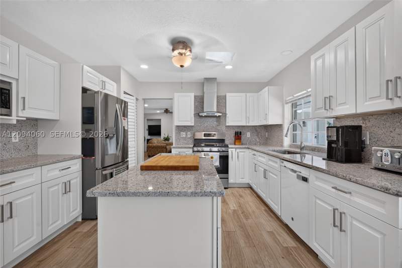 3 bedroom SingleFamilyResidence at 17435 SW 109th Ct, Green Hills Sec 4, Miami — photo 3