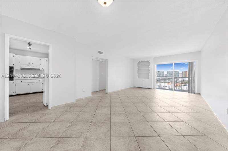 1 bedroom Condominium at 400 Kings Point Dr 1427, Coastal Towers Condo, Sunny Isles Beach — photo 2