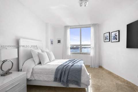 808 Brickell Key Dr 2002, Miami FL - photo 20 of 36