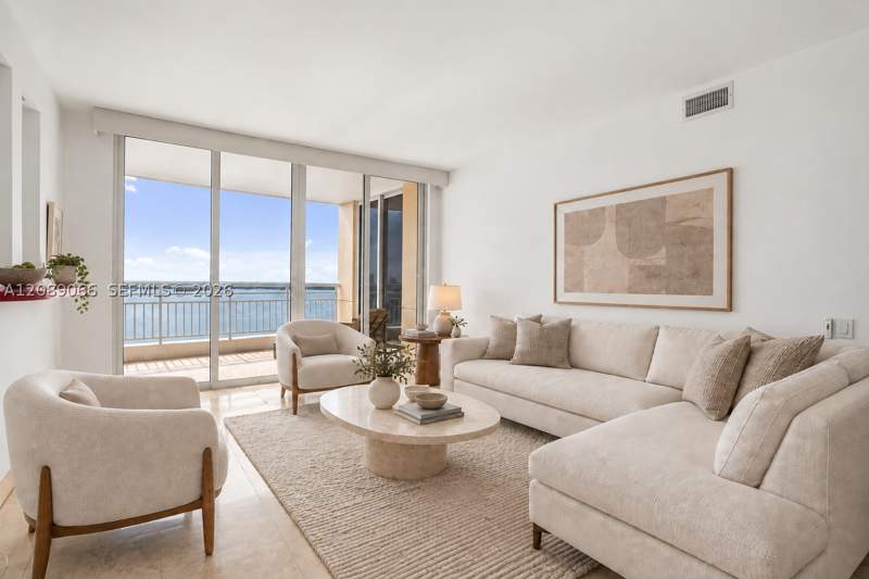2 bedroom Condominium at 808 Brickell Key Dr 2002, Two Tequesta Point Condo, Miami — photo 3