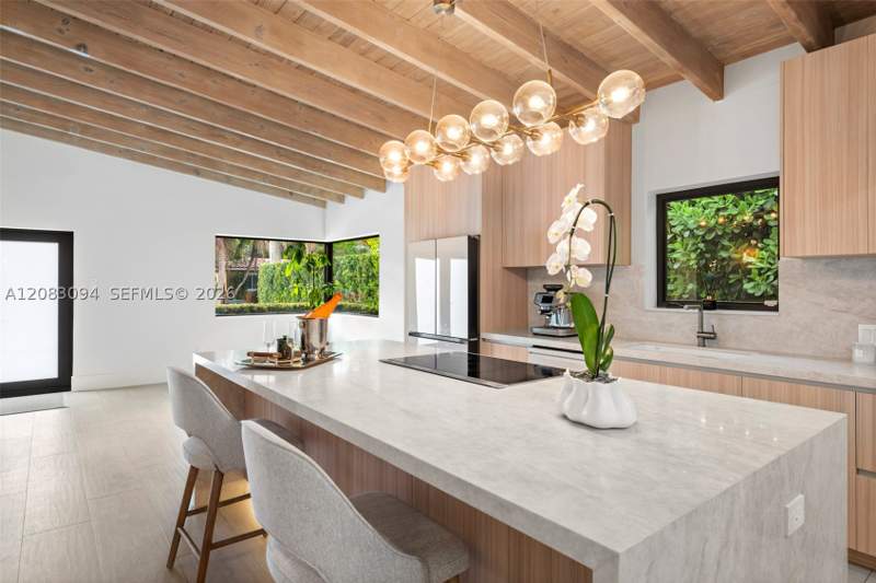 3 bedroom SingleFamilyResidence at 815 NE 91st Ter, Golden Gate Park Addn, Miami Shores — photo 4
