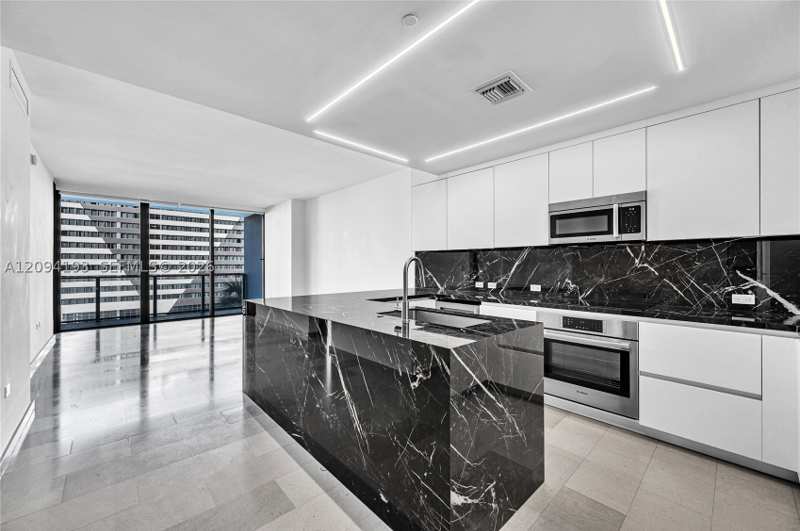 3 bedroom Condominium at 88 SW 7th St 806, Rise Condo, Miami — photo 1