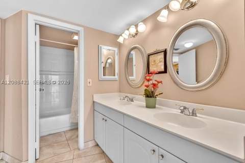 20400 W Country Club Dr 711, Aventura FL - photo 12 of 24