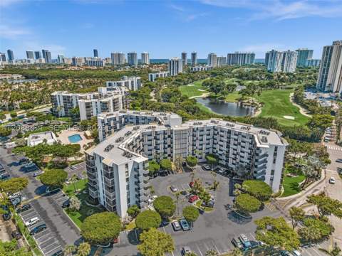 20400 W Country Club Dr 711, Aventura FL - photo 19 of 24
