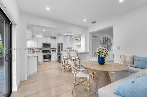 6021 SW 17th St, Miami FL - photo 9 of 33