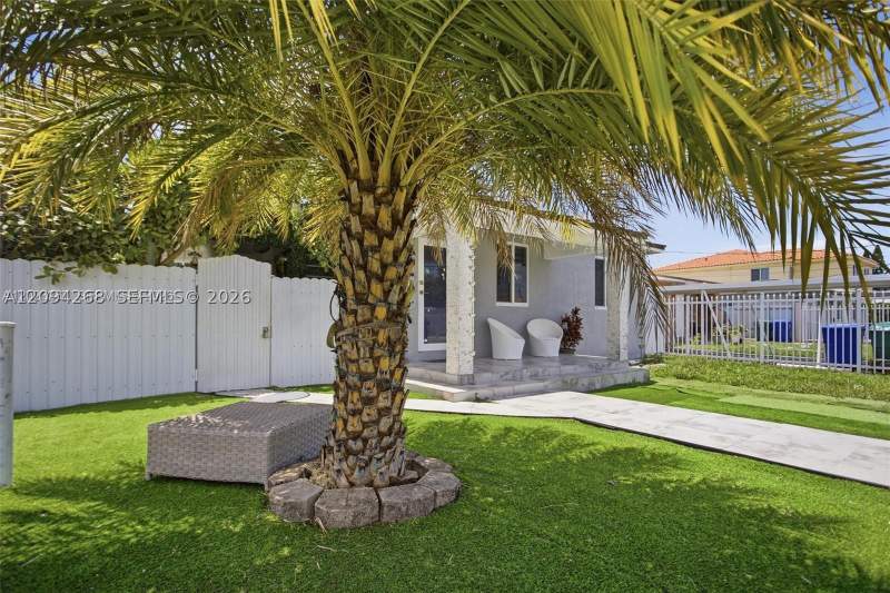 5 bedroom SingleFamilyResidence at 301 SW 36th Ave, Kirkland Heights Amd, Miami — photo 3