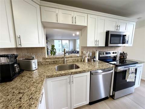 9721 E Bay Harbor Dr 5A, Bay Harbor Islands FL - photo 9 of 36