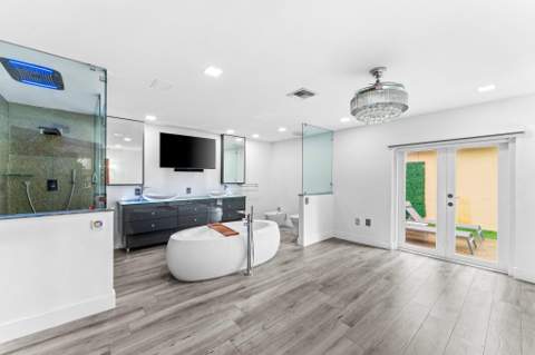 15015 NW 88th Court, Miami Lakes FL - photo 15 of 39