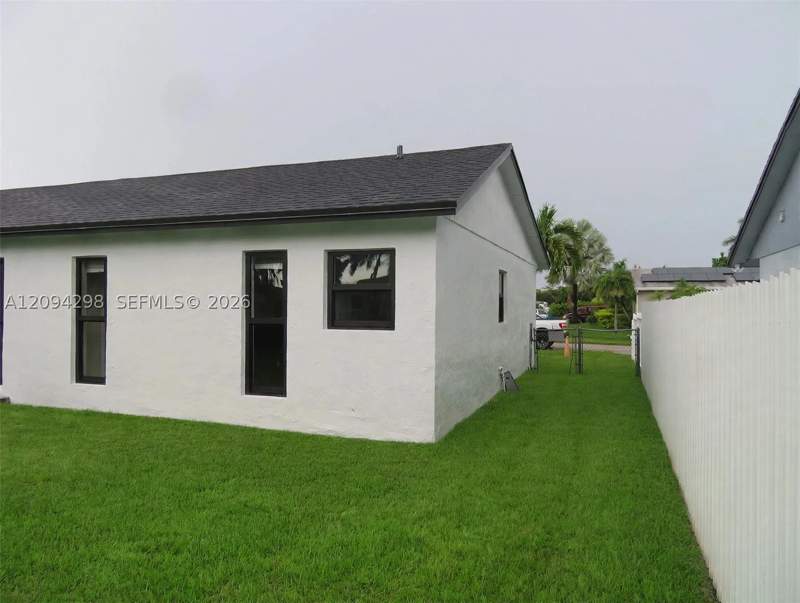 3 bedroom SingleFamilyResidence at 26682 SW 125th Ct, Meadow Wood Manor Sec 3, Homestead — photo 4