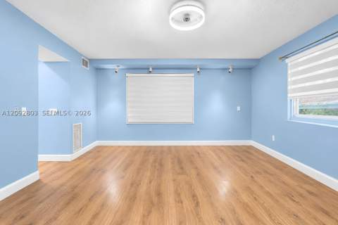 405 NE 150th St, Miami FL - photo 15 of 35