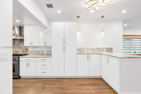 405 NE 150th St, Miami FL - photo 9 of 35