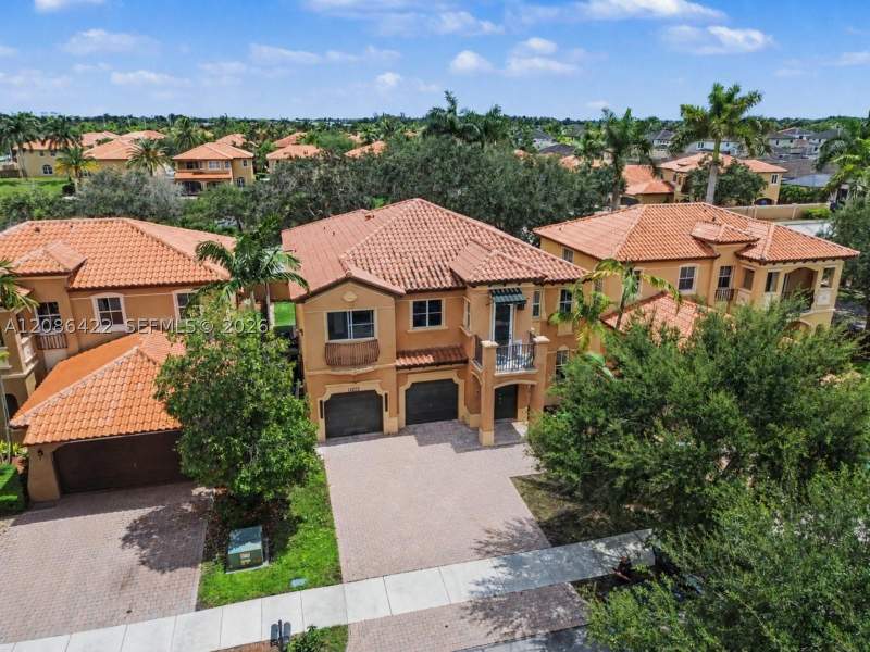 5 bedroom SingleFamilyResidence at 2651 SW 152nd Ct, Egret Lake Estates Sec 1, Miami — photo 3