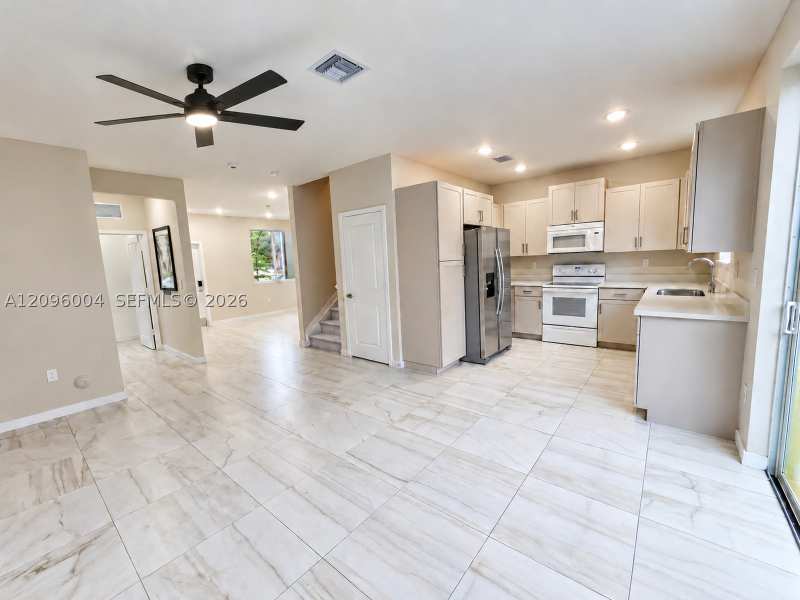 3 bedroom Townhouse at 2419 SE 11th St, Towns At Seascape, Homestead — photo 1