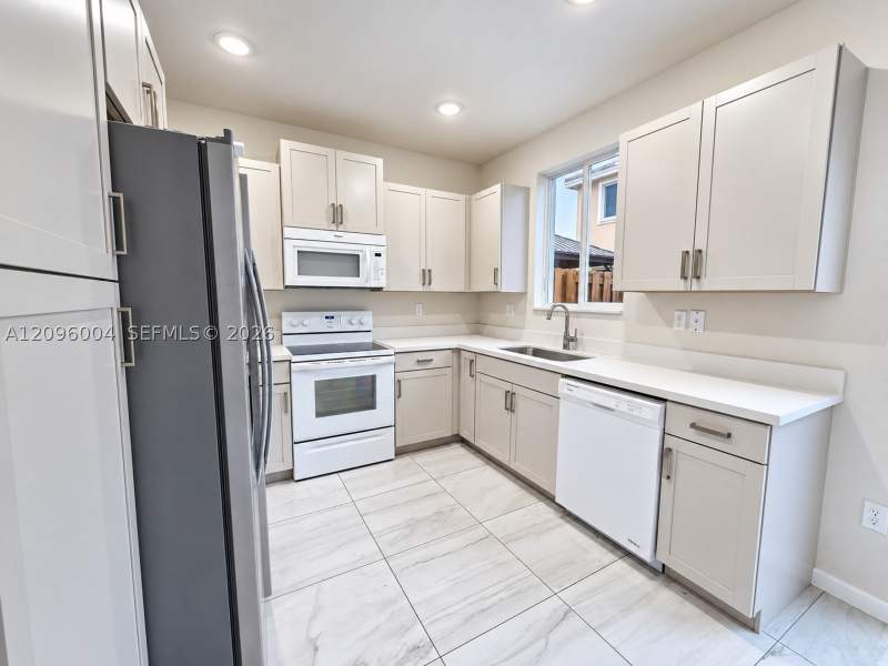 3 bedroom Townhouse at 2419 SE 11th St, Towns At Seascape, Homestead — photo 4