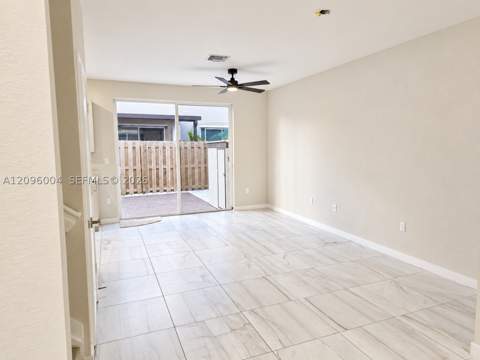 2419 SE 11th St, Homestead FL - photo 7 of 34