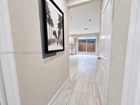 2419 SE 11th St, Homestead FL - photo 8 of 34