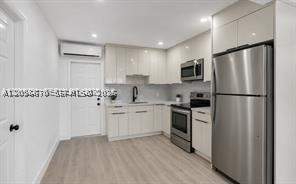 2121 NW 86th Ter, Miami FL - photo 9 of 30