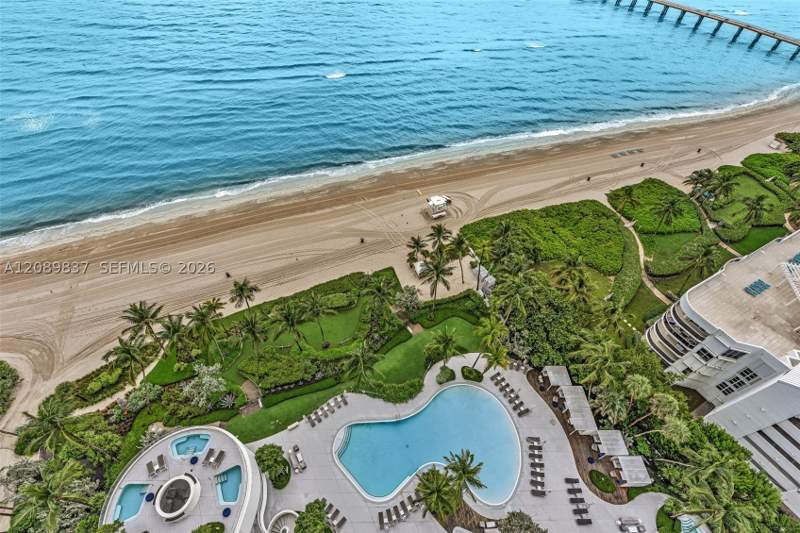 3 bedroom Condominium at 16901 Collins Ave 2003, Jade Signature Condo, Sunny Isles Beach — photo 2