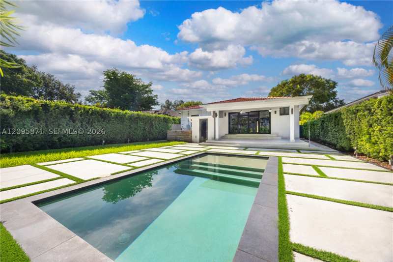3 bedroom SingleFamilyResidence at 1861 SW 23rd St, New Shenandoah, Miami — photo 1