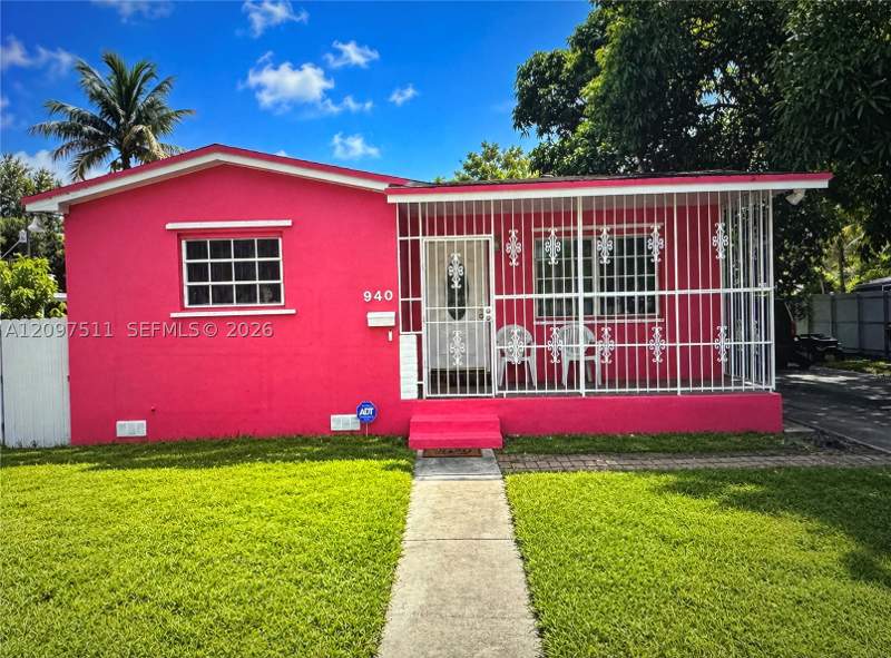 3 bedroom SingleFamilyResidence at 940 NW 135th St, Biscayne Village Heights, North Miami — photo 3