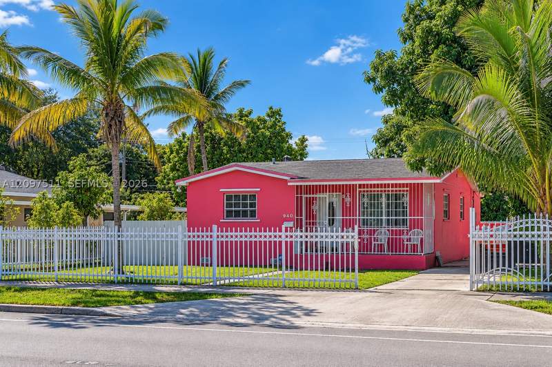 3 bedroom SingleFamilyResidence at 940 NW 135th St, Biscayne Village Heights, North Miami — photo 5