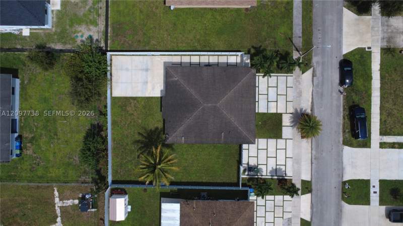 4 bedroom SingleFamilyResidence at 3481 NW 212th St, Liberty Gardens, Miami Gardens — photo 5