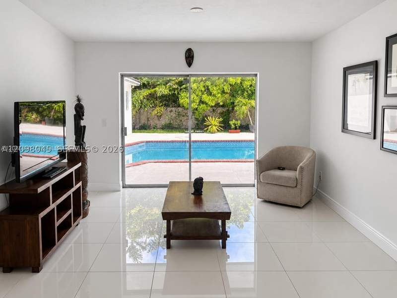 4 bedroom SingleFamilyResidence at 8981 SW 57th Ter, Darlington Manor, Miami — photo 3