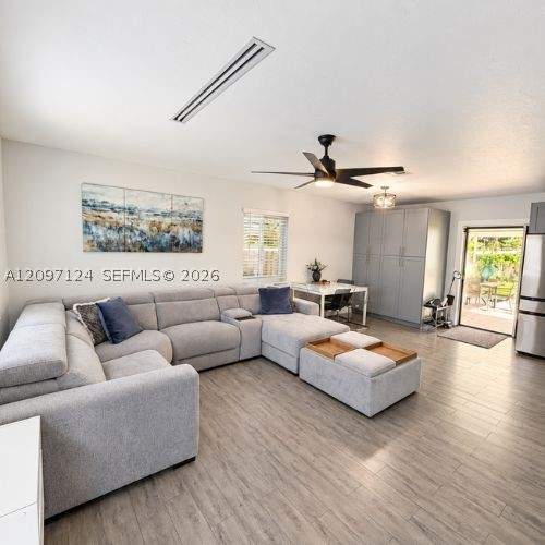 3 bedroom SingleFamilyResidence at 1435 NE 141st St, Biscayne Highlands, North Miami — photo 2