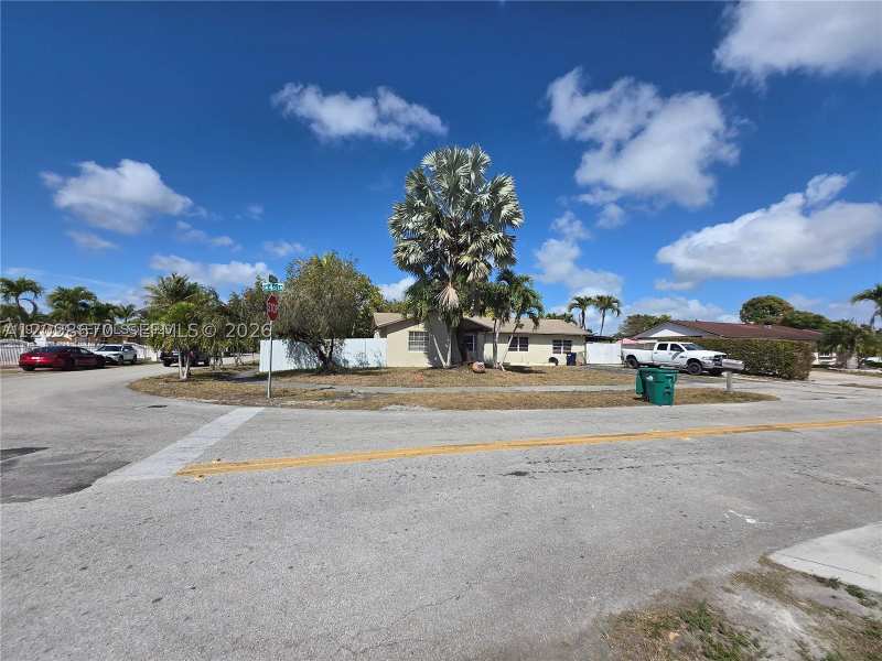 5 bedroom SingleFamilyResidence at 13377 SW 46th Ln, San Sebastian Unit No 5, Miami — photo 1