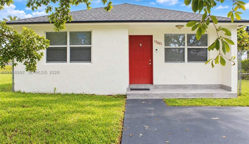 4 bedroom SingleFamilyResidence at 13601 Harrison St, 10th Addn To Richmond Hei, Miami — photo 2