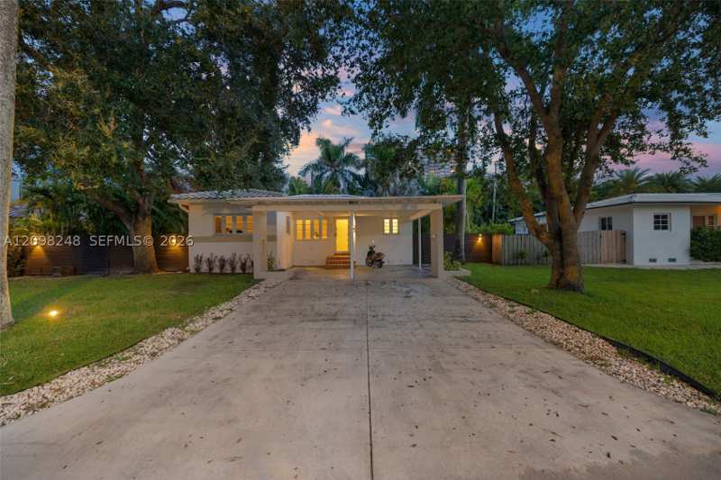 2 bedroom SingleFamilyResidence at 830 NE 72nd St, Washington Place, Miami — photo 1