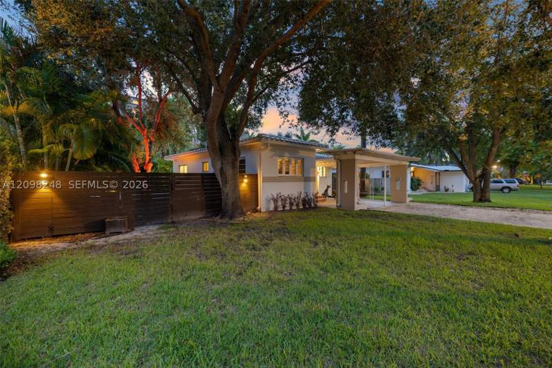 2 bedroom SingleFamilyResidence at 830 NE 72nd St, Washington Place, Miami — photo 2