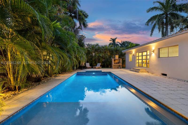 2 bedroom SingleFamilyResidence at 830 NE 72nd St, Washington Place, Miami — photo 3