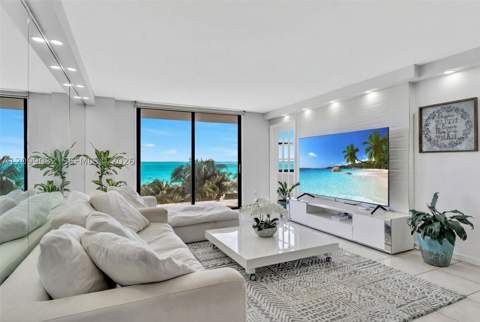 6061 Collins Ave 5F, Miami Beach FL - photo 15 of 17