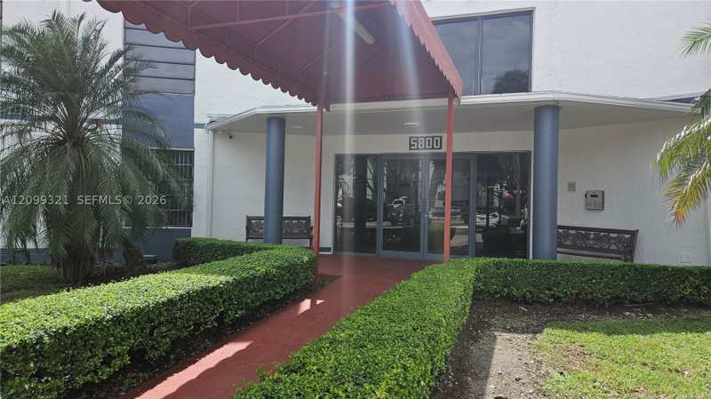 2 bedroom Condominium at 5800 SW 127th Ave 2109, Miller Gardens Condo, Miami — photo 1