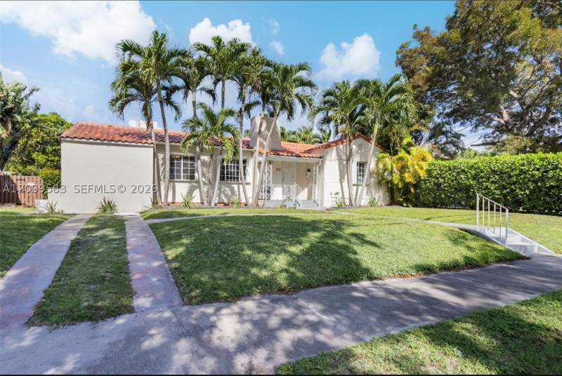 6 bedroom SingleFamilyResidence at 437 NE 107th St, E E Oliver Sub, Miami — photo 3