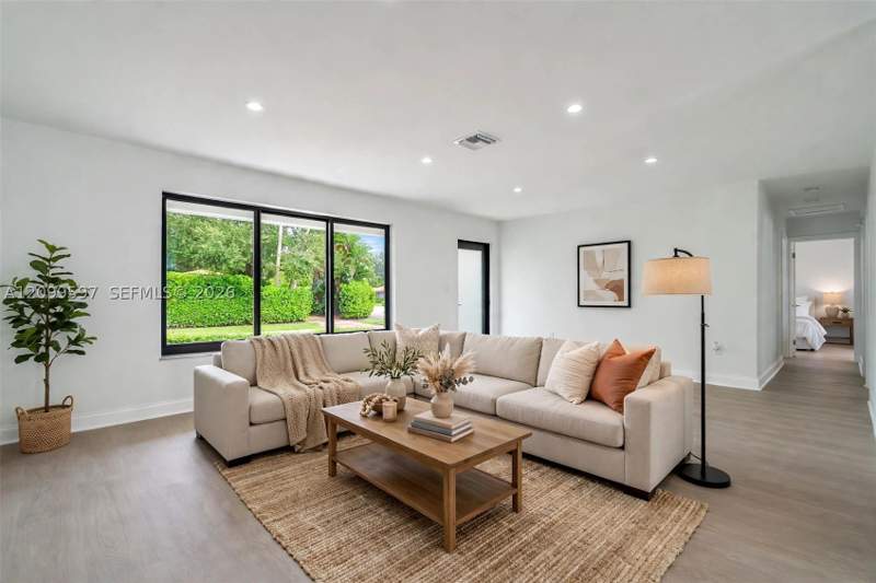 3 bedroom SingleFamilyResidence at 10 NW 100th St, Navarro Sub, Miami Shores — photo 4