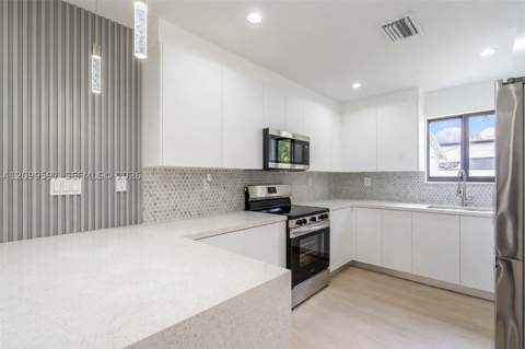 10 NW 100th St, Miami Shores FL - photo 8 of 23