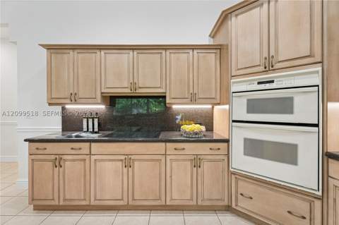 15255 SW 80th Ave, Palmetto Bay FL - photo 15 of 52