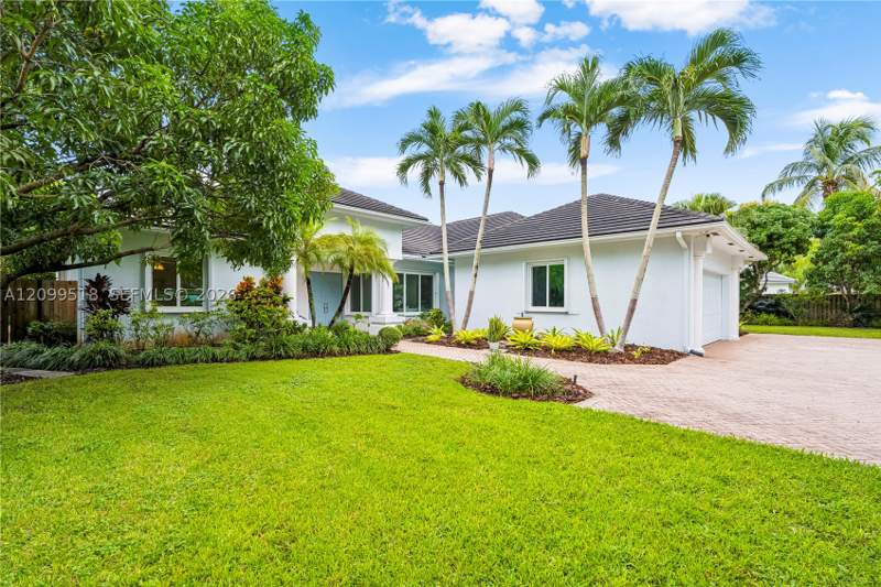 4 bedroom SingleFamilyResidence at 15255 SW 80th Ave, Lychee Nut Grove, Palmetto Bay — photo 2