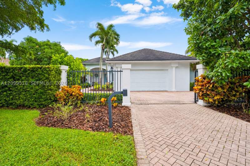 4 bedroom SingleFamilyResidence at 15255 SW 80th Ave, Lychee Nut Grove, Palmetto Bay — photo 3