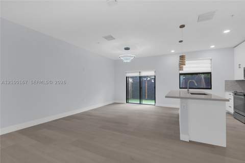10413 NW 82nd St 3, Doral FL - photo 8 of 40