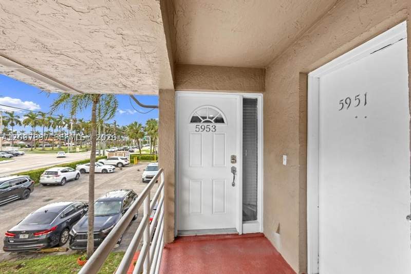 2 bedroom Condominium at 5953 W 28th Ave 24, Vista Del Lago Condo Vii, Hialeah — photo 2