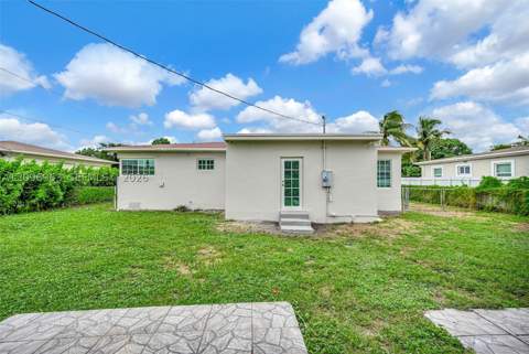 1135 NW 109th St, Miami FL - photo 11 of 44