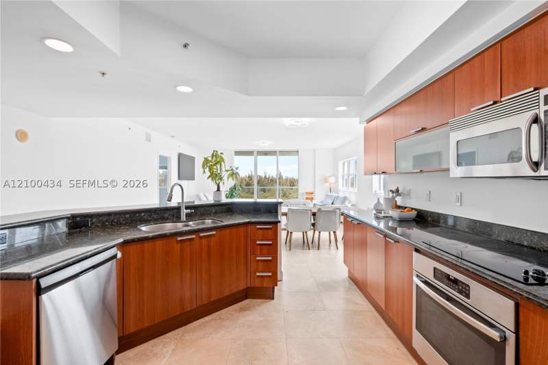 3 bedroom Condominium at 14951 Royal Oaks Ln 709, The Oaks I Condo, North Miami — photo 4