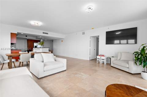 14951 Royal Oaks Ln 709, North Miami FL - photo 6 of 38